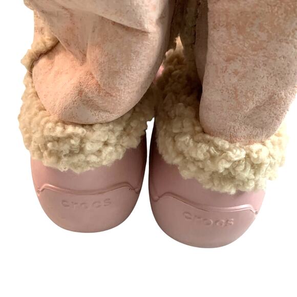 Crocs Nadia Winter Boots, Sherpa Fleeces Lined Pink, size 12 - Picture 2 of 8